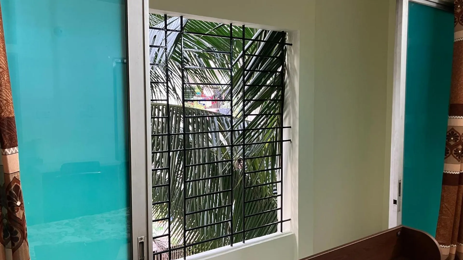 Tranquil Luxury In Niketon, Gulshan Dhaka Apartament