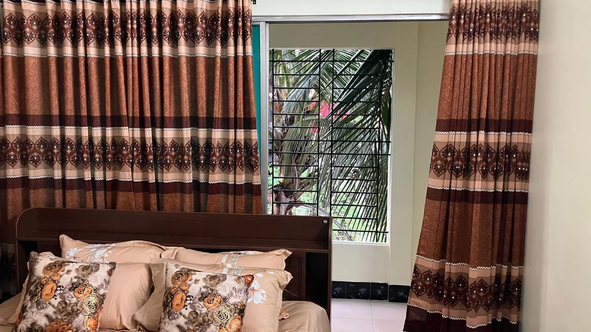 Tranquil Luxury In Niketon, Gulshan Dhaka 0*,