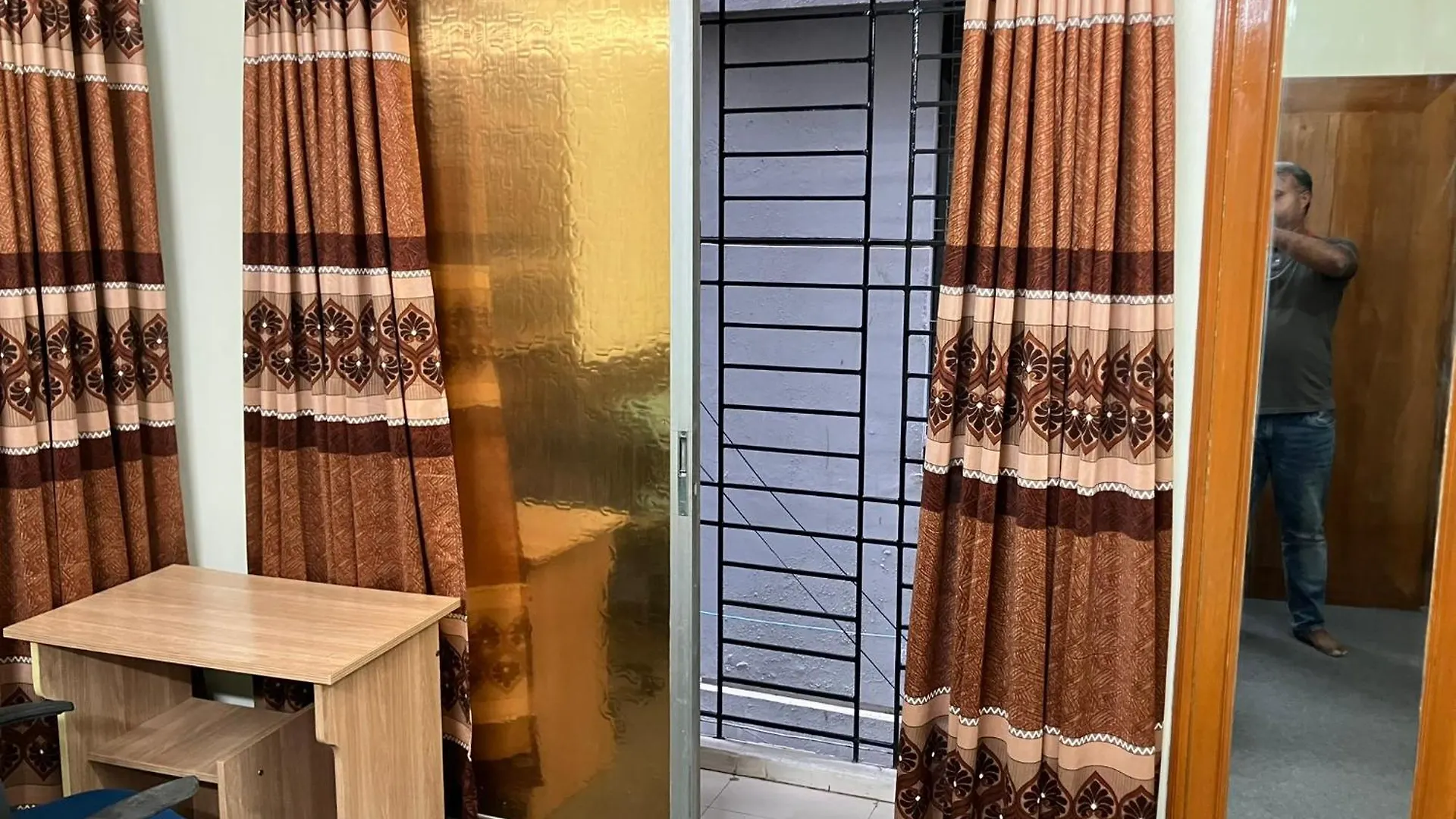 Tranquil Luxury In Niketon, Gulshan Dhaka 0*,